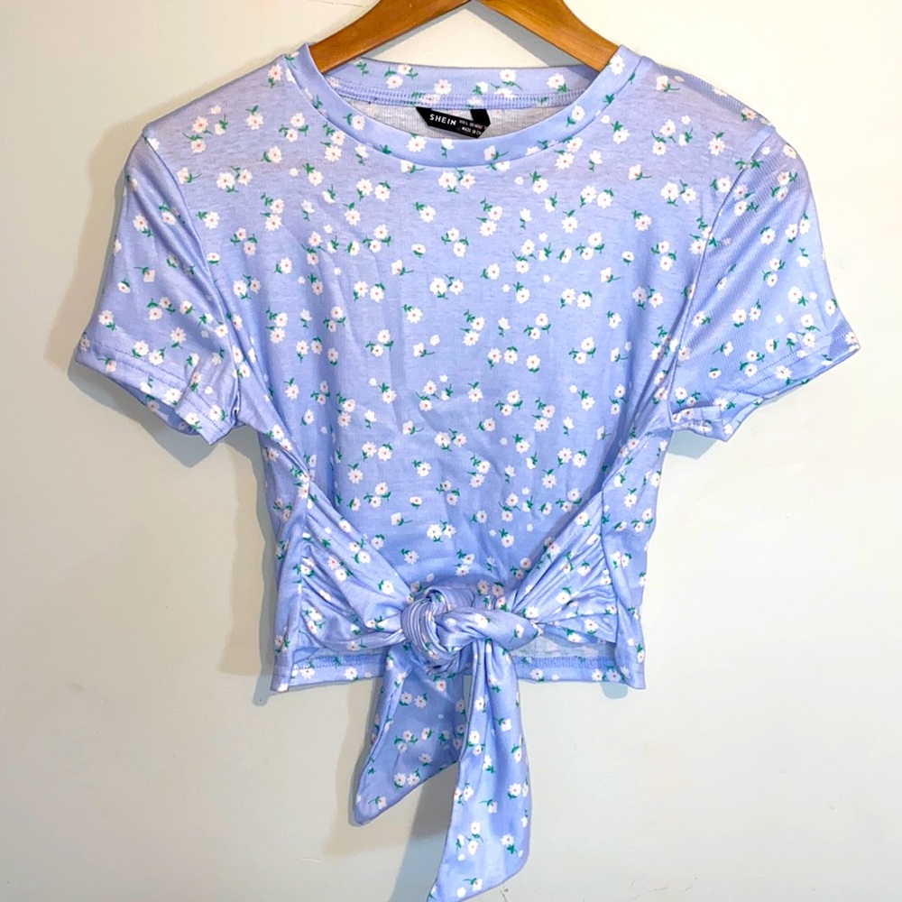 NEW Ditsy Floral Tie Front Crop Tee